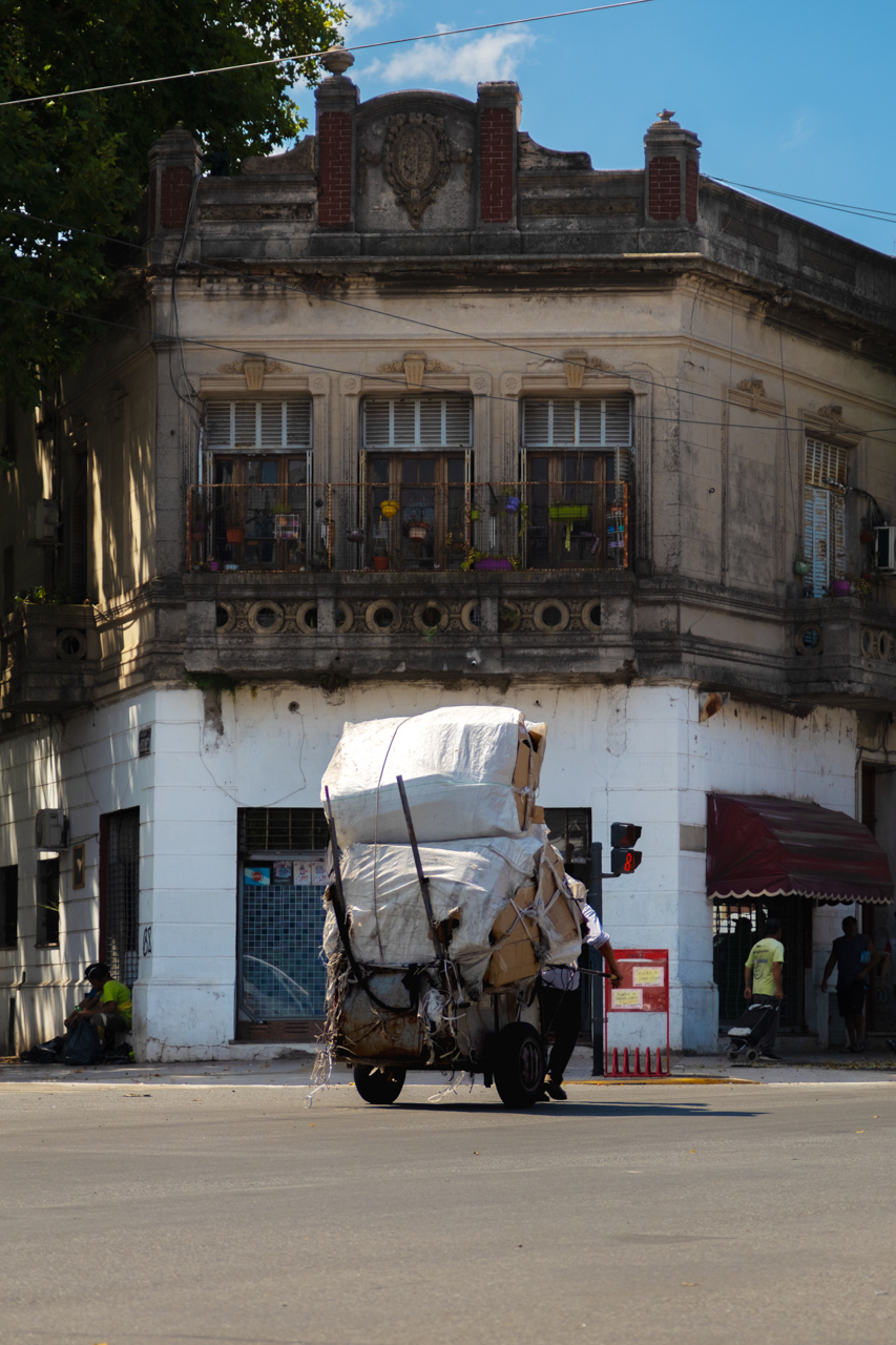 Cardboard train wreck in Buenos Aires - Image 15 of 22