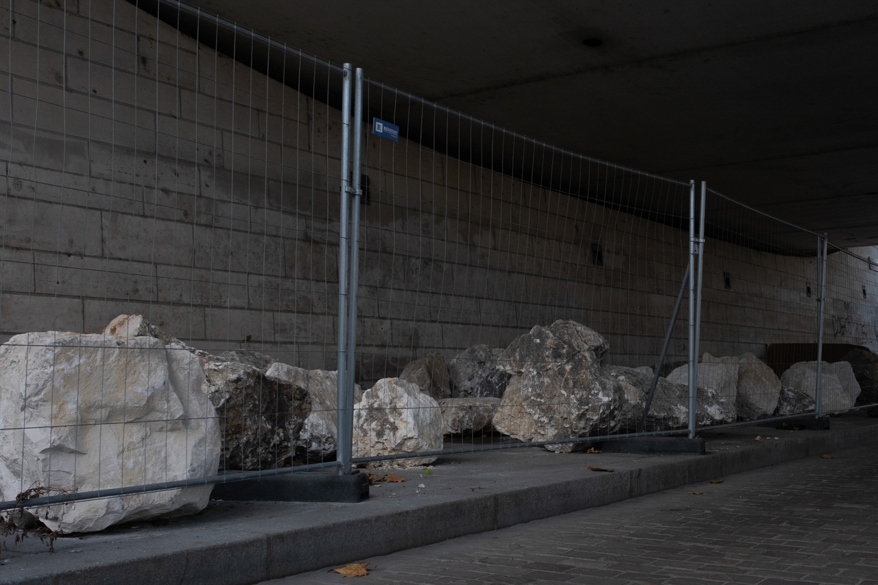 Paris, the forbidden city - Image 6 of 20